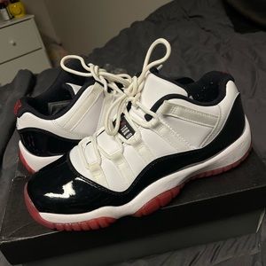 Air Jordan 11 lows